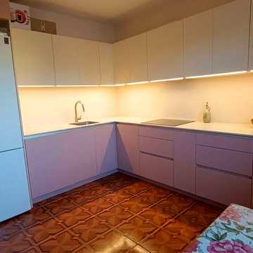 Продаж 3 кімн. єнергонезалежного будинка від Київа 30 км. Є пічь, інвертор, єл. котел.
