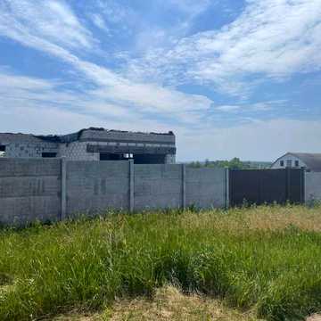 Продам  недостроенный дом с участком  15 соток в Безлюдовке