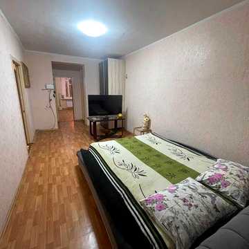 Квартира в центрі двокімнатна без посередників.