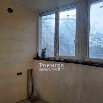 Продам 3 кімнатну квартиру під чистову обробку.До моря 10 хвилин пішки