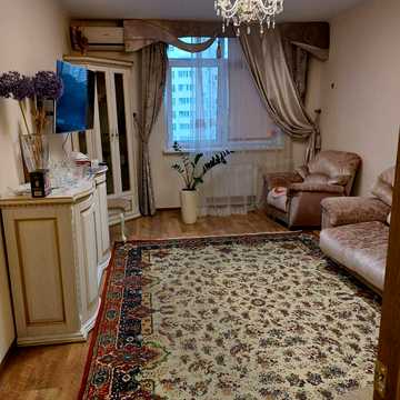 Воскресенська вул., 14-Б