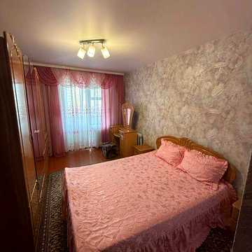 44878 Продаж 3к квартири на Виставці, мінімальне переофомленння!