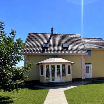 Будинок з каміном біля Дніпра і лісу з великою ділянкою, виноградником та садом село Сагунівка.