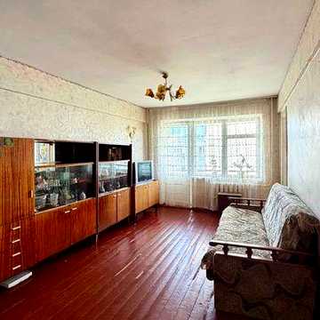 Продаж 3-кімнатної квартири на Виставці