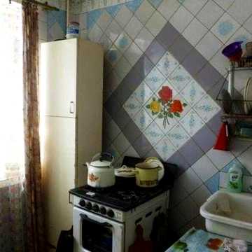 Продам 2 к. із. квартиру метро Левада 5 хв. пішки