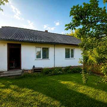 Продаж будинку з земельною ділянкою