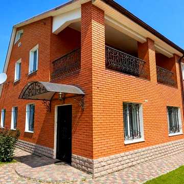 Продаж 2 поверхового будинку 250 м2 12 сот. 50 м2 ще гараж + 20 м2 літній будинок Індив опал. 2 сан вузла. Зигіна №7354