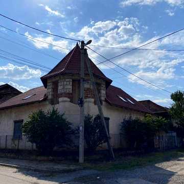 Продаж будинку з мансардним поверхом у затишному районі Ужгорода