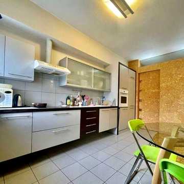 Продам 3х ком.квартиру с ремонтом и мебелью на улице В.Мономаха