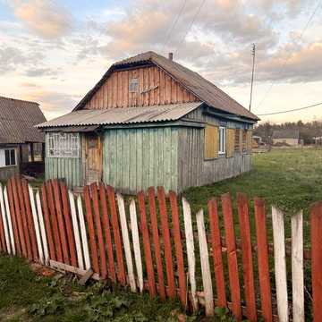 Будинок в дуже доброму стані! Дві кимнати та багато пристроек к дому!
