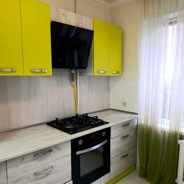 Продам  2-ком.  Ак. Королева/ Южный  рынок