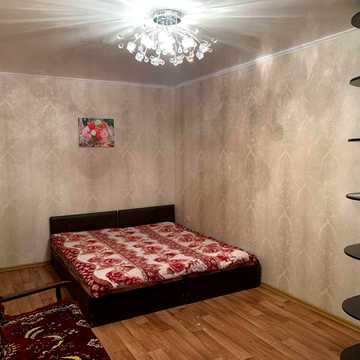 Здам СВОЮ 1-ком кв до літа на пр. Миру 25, центр.
