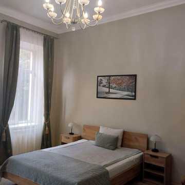 ЦЕНТР, вул. Івана Франка 43-3кім.85м.