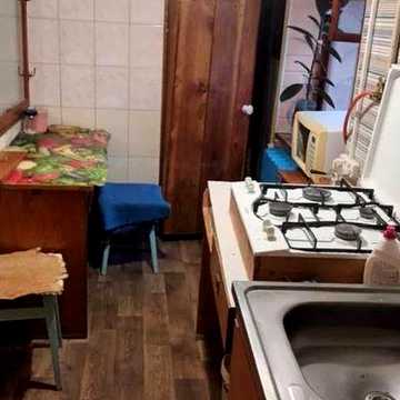 Аренда 1-комнатной комнаты  на земле .Центр ,нагорный район общая 12 КВ м
