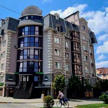 Квартира в буче 1 комната на первом этаже на бульваре Богдана Хмельницкого 11, перый этаж фасадная сторона ЖК АМУР