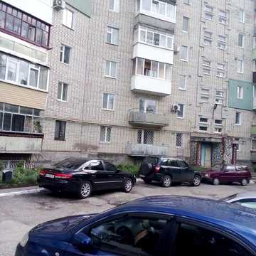 сдам командировочным семейной паре без детей на площади