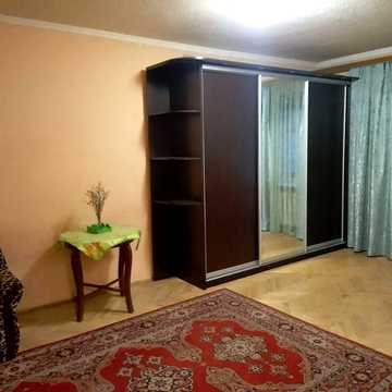 Продам 1к квартиру Дарницька площа Каденюка 3