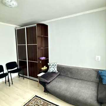 1 поверх, біля Мануфактури