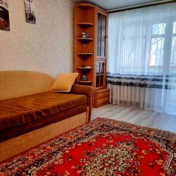 Сдам 1 ком квартиру Генерала Петрова. 2й эт.