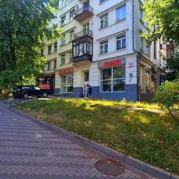 Продам 3х кімнатну 88,2 кв м біля метро Вокзальна від власника