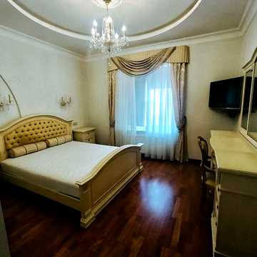 Здається в оренду простора 3-кімнатна квартира в центрі міста