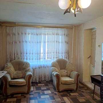 Срочно продам 1-ком. кв. в центре Космоса ( р-н парка)