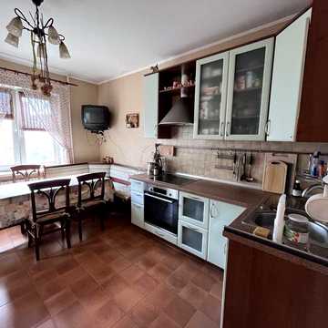 Продаємо 1-к кв. Урлівська 9. 9/16, 41/17/14 з чудовим ремонтом і меблями. 65000$, торг