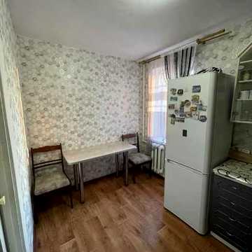 ПРОДАМ 2 кім. квартиру! СУПЕР - ЛОКАЦІЯ - Зарічанська! • ID 3318