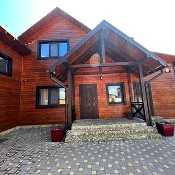 Продам будинок з ремонтом у Лісках (182-550)