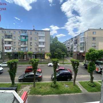 Продаж однокімнатної квартири центр 2 поверх