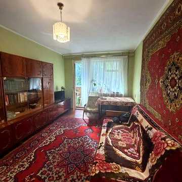 Вільна в оренду 2х кімн квартиру верхній на Польові