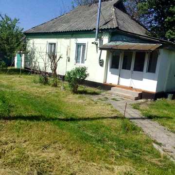 Продам затишний будинок в місті Миргород