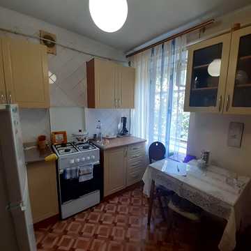 Сегедська вул., 12