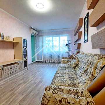 Продаж просторої 3-кімнатної квартири з ремонтом та меблями (мкр. Гірницький)