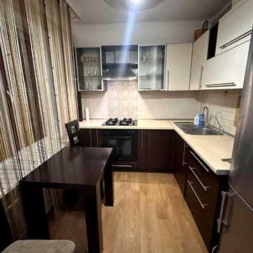 Оренда 3х кімнатної квартири у Комунарському р-ні (Комарова 27а)