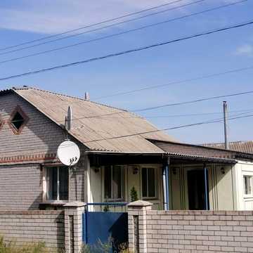 Будинок 90-х років побудови.