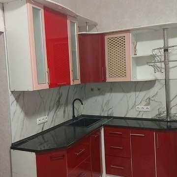Здається 1-но кімнатна великогабаритна квартра на вул.Космонавтів