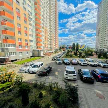 Софії Русовоі 5, Чавдар, Патріотика
