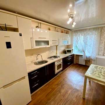 Продаж 3 кімнатна квартира (чешка) 5 Зарічний поруч Бродвей
