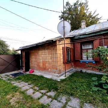 Здається частина будинку вул. Б.Тена та Східна всі зручності вільна!