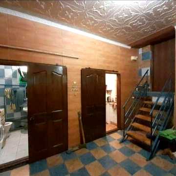 Продам 3-х этажный дом с прудом и баней,по низкой цене..