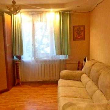 Продам гостинку на Нових Будинках.