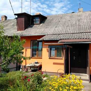 Продам частину будинку зі зручностями