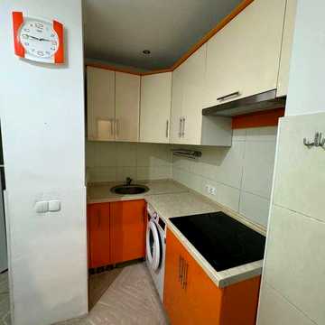 Продам 2 кім в центрі