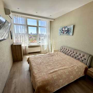 Літературна вул., 8