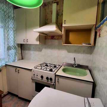 Компактна квартира в районі Сімейного ринку можна на місяць
