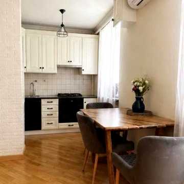 N:14197 - Продаж квартири, 2-кімн., Центр, вул. Київська, 50 м²