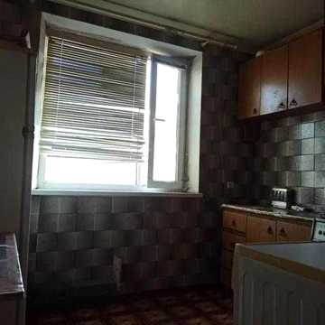 Продам квартиру в хорошем жилом состоянии в 5 мин от м. Индустриальная, 14000