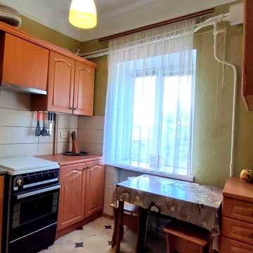 Продаж 2-кім.кв. в центрі по вул.Небесної Сотні