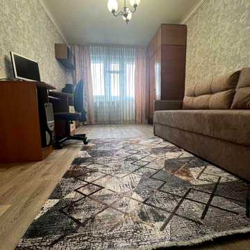 Сдам 1 к кв ул Ковтуна 19, 40 кв м, 6 этаж доплата только за электричество